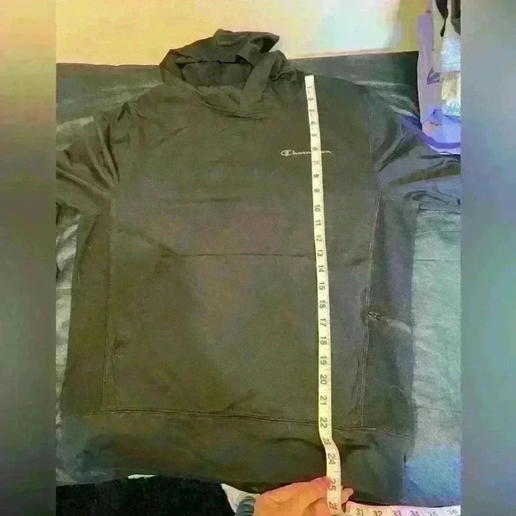 Champion sweateshirt🔥 - Picture 4 of 5